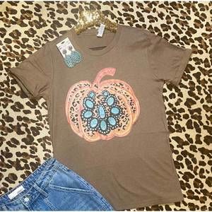 NEW L&B LIFE women's leopard pumpkin graphic top in brown